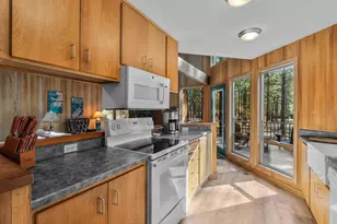 13620 Vetch, Black Butte Ranch, OR 97759 - Photo 10