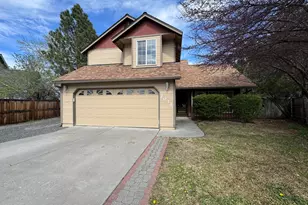 2014 NE Taylor Ct, Bend, OR 97701 - Photo 2