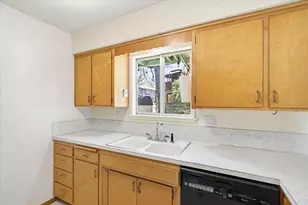 2764 Ruth Dr, Medford, OR 97504 - Photo 14