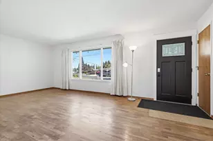 2764 Ruth Dr, Medford, OR 97504 - Photo 10