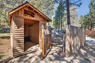 60596 Springtree Ct, Bend, OR 97702 - Photo 38