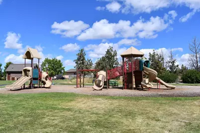 2475 NE 7th Lane, Redmond, OR 97756 - Photo 16