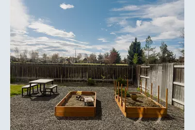 2475 NE 7th Lane, Redmond, OR 97756 - Photo 14