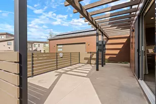 19155 Gateway Loop, Bend, OR 97702 - Photo 4