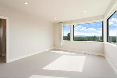 19155 Gateway Loop, Bend, OR 97702 - Photo 22