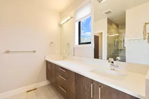 19155 Gateway Loop, Bend, OR 97702 - Photo 24