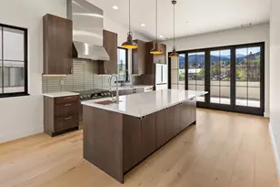 138 Clear Creek Dr, Ashland, OR 97520 - Photo 18