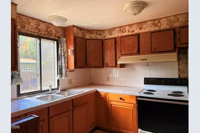 7515 Gladstone Avenue, White City, OR 97503 - Photo 10
