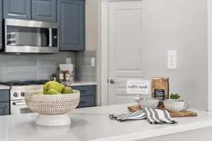 61425 Davis Lake Loop, Bend, OR 97702 - Photo 4