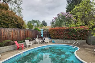 2591 Cedar Links Dr, Medford, OR 97504 - Photo 38