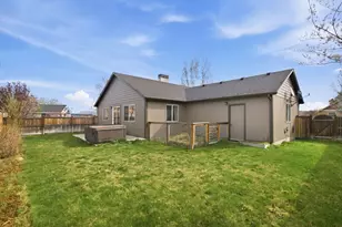 471 N Songbird St, Sisters, OR 97759 - Photo 22