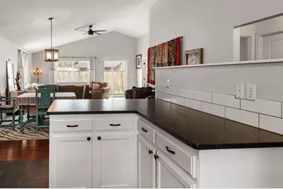 471 N Songbird Street, Sisters, OR 97759 - Photo 8