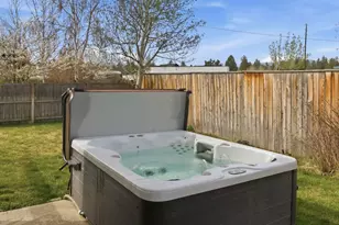 471 N Songbird St, Sisters, OR 97759 - Photo 18