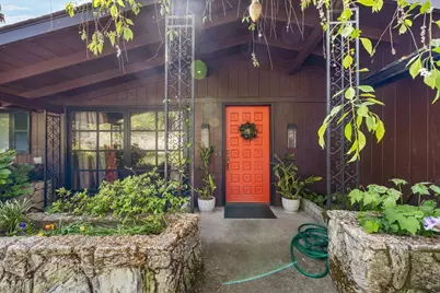 1625 NE Hillcrest Drive, Grants Pass, OR 97526 - Photo 2