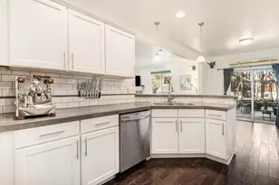 61137 SW Teton Ln, Bend, OR 97702 - Photo 10