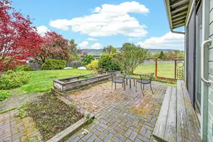 536 Parkside Dr, Ashland, OR 97520 - Photo 2