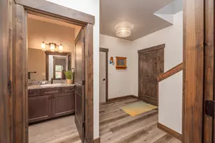 923 E Desperado Trail, Sisters, OR 97759 - Photo 8