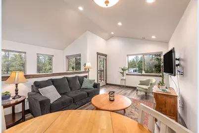 923 E Desperado Trail, Sisters, OR 97759 - Photo 12