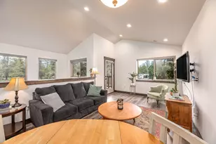 923 E Desperado Trail, Sisters, OR 97759 - Photo 12