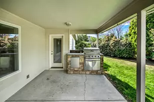2855 Shanteal Pl, Medford, OR 97504 - Photo 40