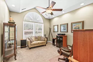 3910 Cherry Ln, Medford, OR 97504 - Photo 28