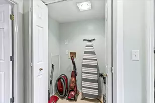 3910 Cherry Ln, Medford, OR 97504 - Photo 40