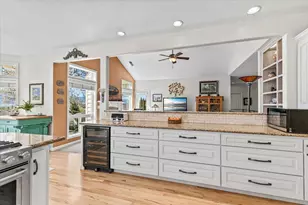 3910 Cherry Ln, Medford, OR 97504 - Photo 14