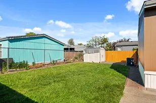 1570 S Peach St, Medford, OR 97501 - Photo 22