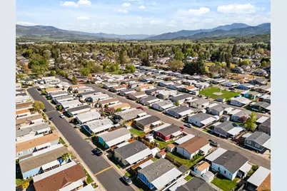 1570 S Peach Street #SPC 49, Medford, OR 97501 - Photo 32