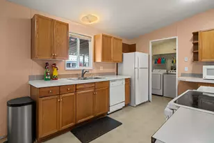 1570 S Peach St, Medford, OR 97501 - Photo 4