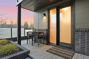 204 SW Log Ct, Bend, OR 97702 - Photo 4