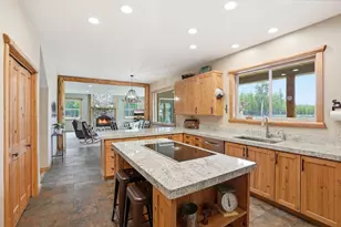 16905 Pleasant View Ct, Bend, OR 97707 - Photo 26