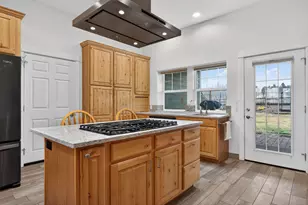 59871 Calgary Loop, Bend, OR 97702 - Photo 14