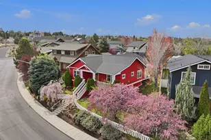 2225 SW 36th Ct, Redmond, OR 97756 - Photo 2