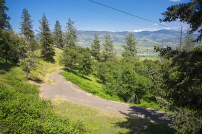 6318 Adams Road, Talent, OR 97540 - Photo 14