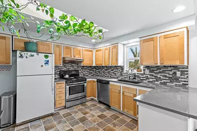 1883 S Peach Street, Medford, OR 97501 - Photo 8