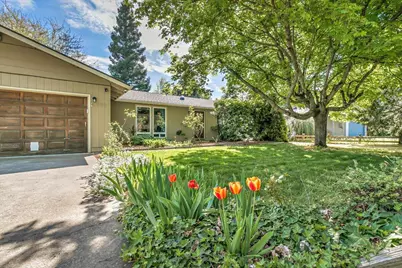 1883 S Peach Street, Medford, OR 97501 - Photo 2