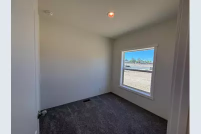 946 SE 10th Street #60, Madras, OR 97741 - Photo 6