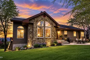 13351 Crystal Springs Rd, Klamath Falls, OR 97603 - Photo 2