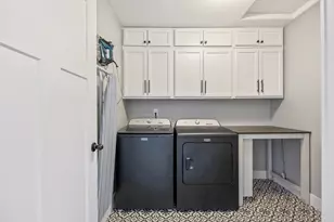 653 NE Providence Dr, Bend, OR 97701 - Photo 16