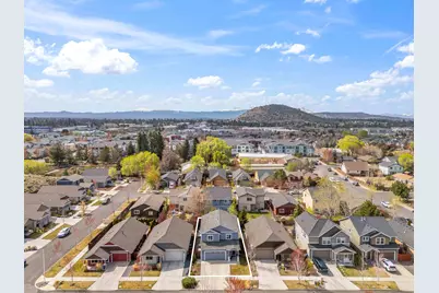 653 NE Providence Drive, Bend, OR 97701 - Photo 36