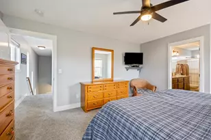 653 NE Providence Dr, Bend, OR 97701 - Photo 28