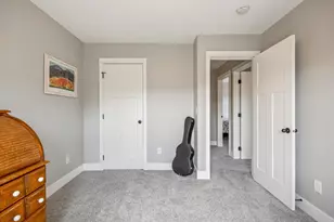 653 NE Providence Dr, Bend, OR 97701 - Photo 30