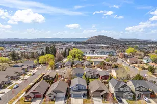 653 NE Providence Dr, Bend, OR 97701 - Photo 22