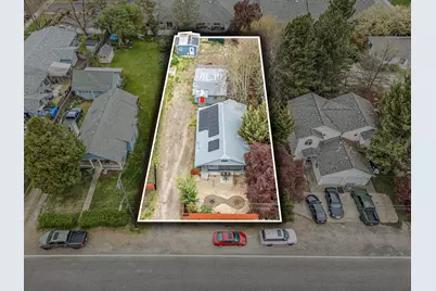 871 Wabash Avenue, Medford, OR 97504 - Photo 2