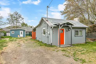 871 Wabash Ave, Medford, OR 97504 - Photo 4