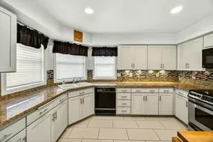 124 SE Gold River Ln, Grants Pass, OR 97527 - Photo 8