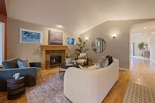 2110 NE Carrie Ln, Bend, OR 97701 - Photo 4