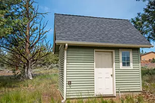 16400 Riata Dr, Sisters, OR 97759 - Photo 38