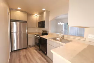 303 Live Oak Loop, Central Point, OR 97502 - Photo 2